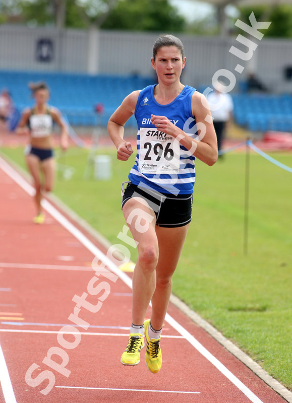 Emma Raven (Bingley Harriers), senior womens 5000 metres, Northern Championships, Sport City, Manchester
